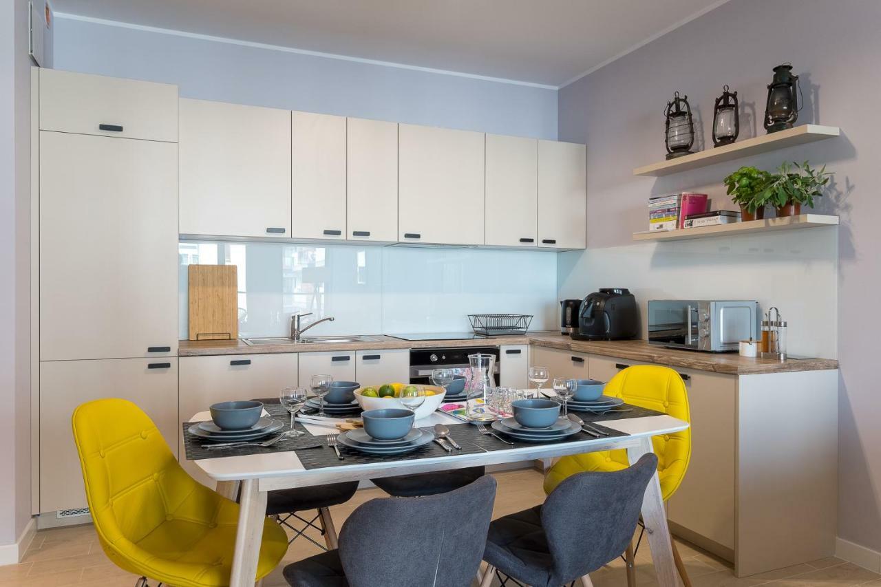 Raya Mansion Warsaw 아파트 외부 사진