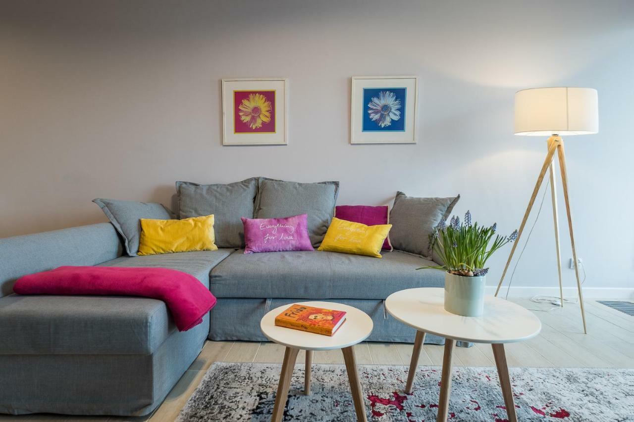 Raya Mansion Warsaw 아파트 외부 사진